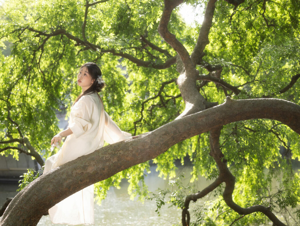 YiTuYu艺图语 Vol.8828 Qiu Qiu (21P)