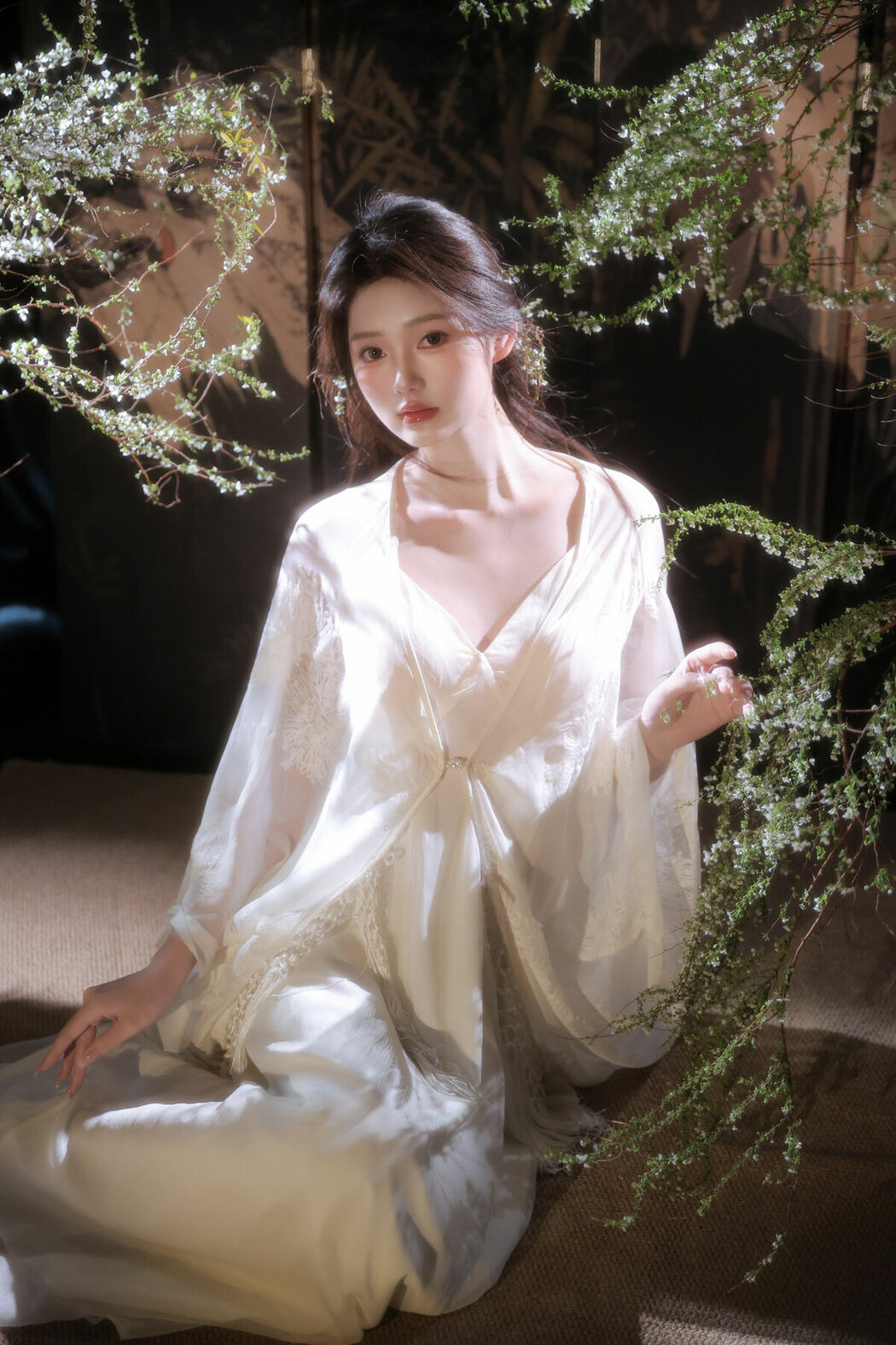 YiTuYu艺图语 Vol.8827 Jia Yi (15P)