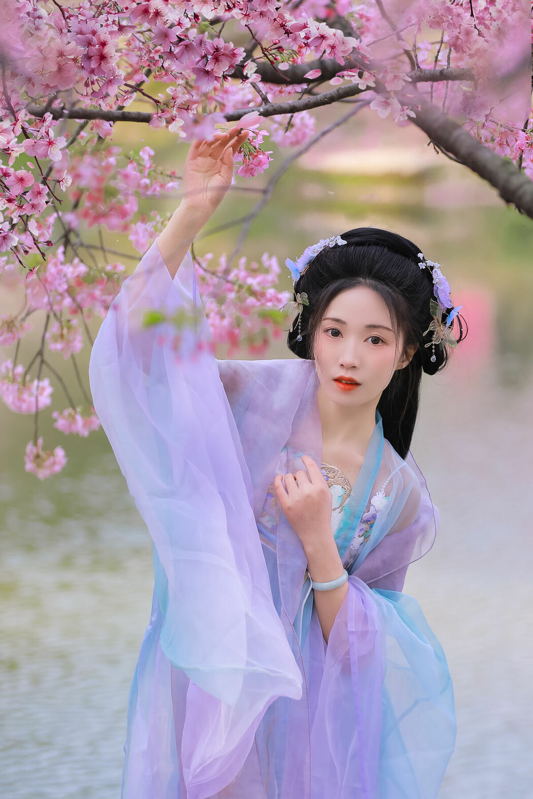 YiTuYu艺图语 Vol.8837 Hua Zhuang Shi Tian (23P)