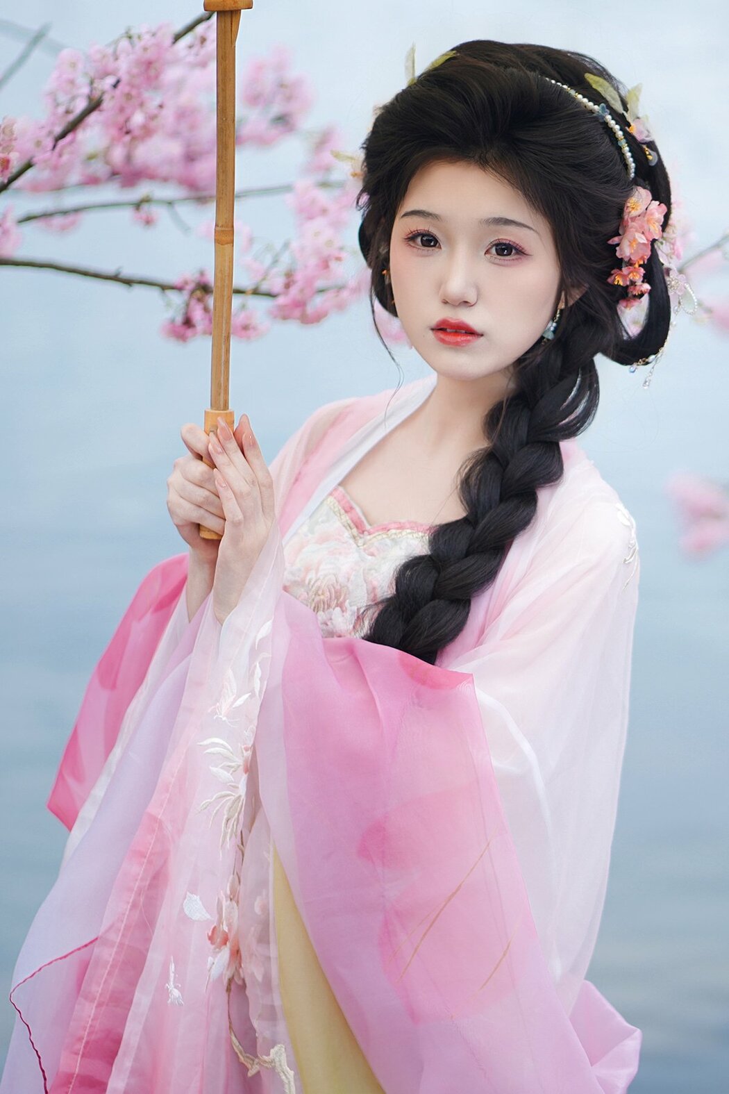 YiTuYu艺图语 Vol.8834 Zi Yu He Dian Tian De Ya (14P) Cover Photo