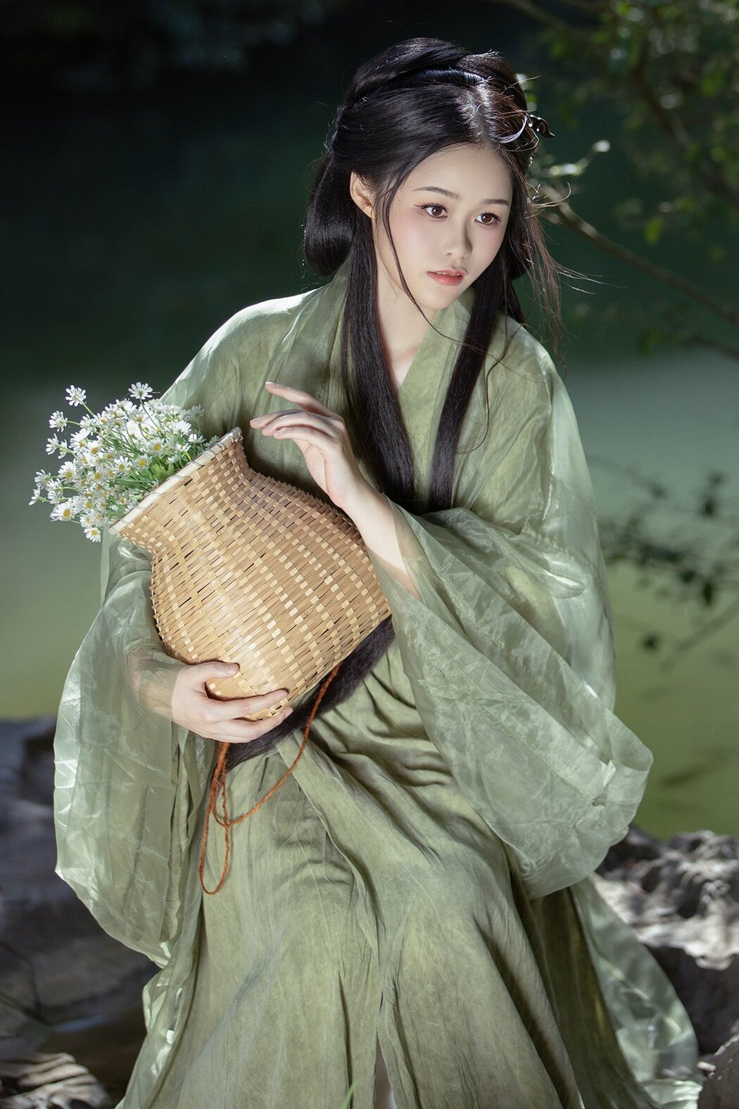 YiTuYu艺图语 Vol.8832 Yi Ming (36P) Cover Photo