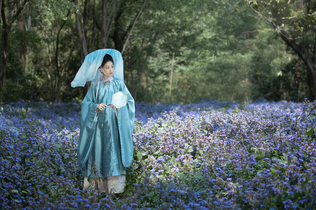 YiTuYu艺图语 Vol.8831 Zhi Zhi Qi (30P)