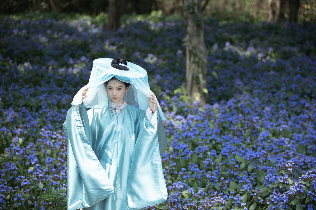 YiTuYu艺图语 Vol.8831 Zhi Zhi Qi (30P)