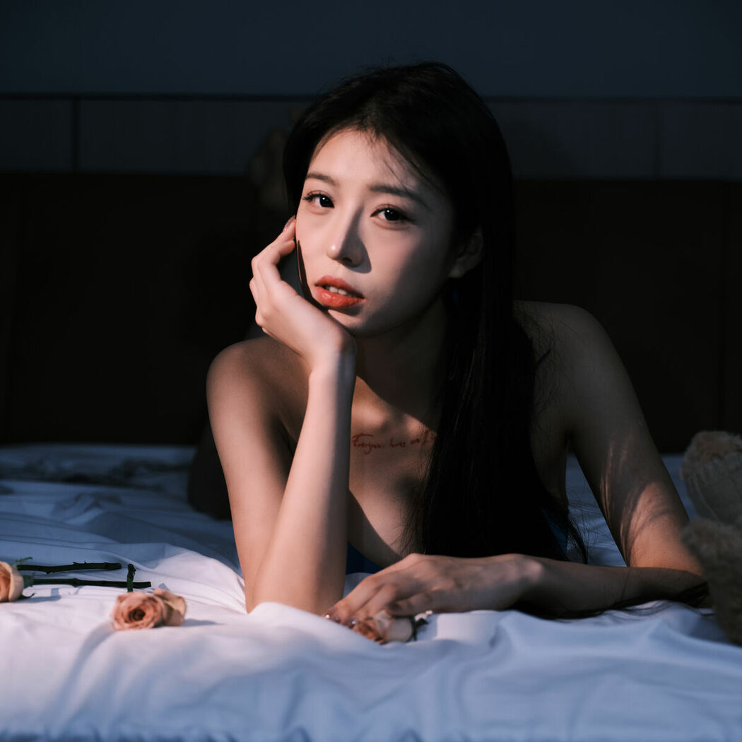 YiTuYu艺图语 Vol.8838 Tong Tong (18P)