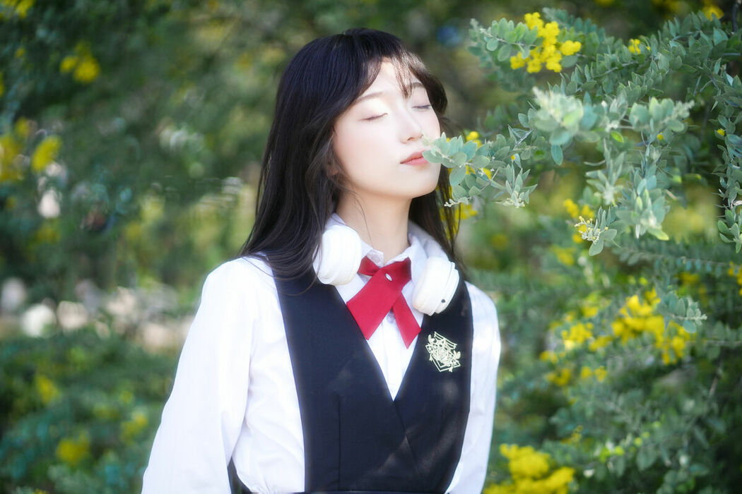 YiTuYu艺图语 Vol.8847 Zi Yu He Dian Tian De Ya (15P)