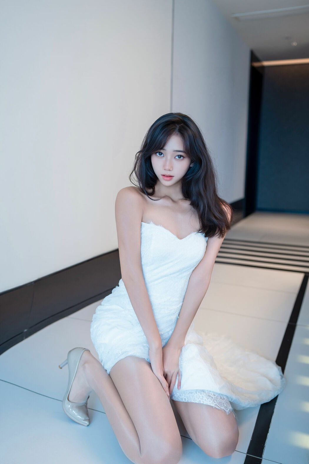 XiuRen秀人网 Uncensored Shi An An 时安安 – R18 秀人网模特 白色蕾丝长裙VS无内肉丝 Part01 (48P)