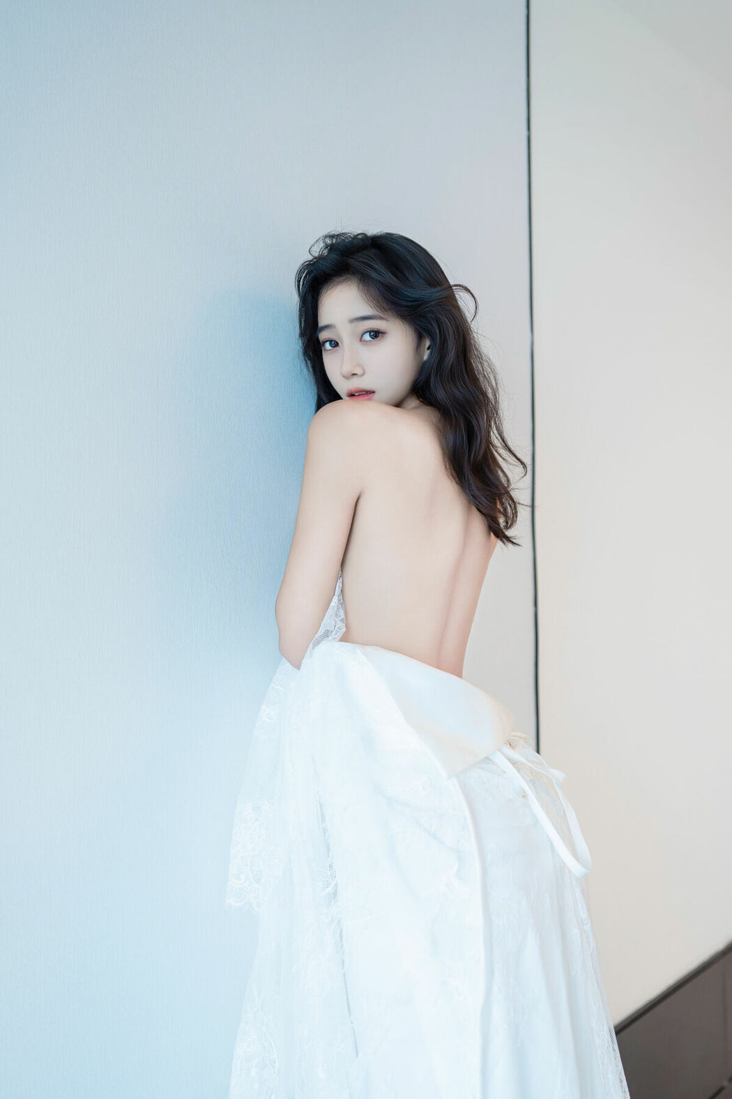 XiuRen秀人网 Uncensored Shi An An 时安安 – R18 秀人网模特 白色蕾丝长裙VS无内肉丝 Part01 (48P)