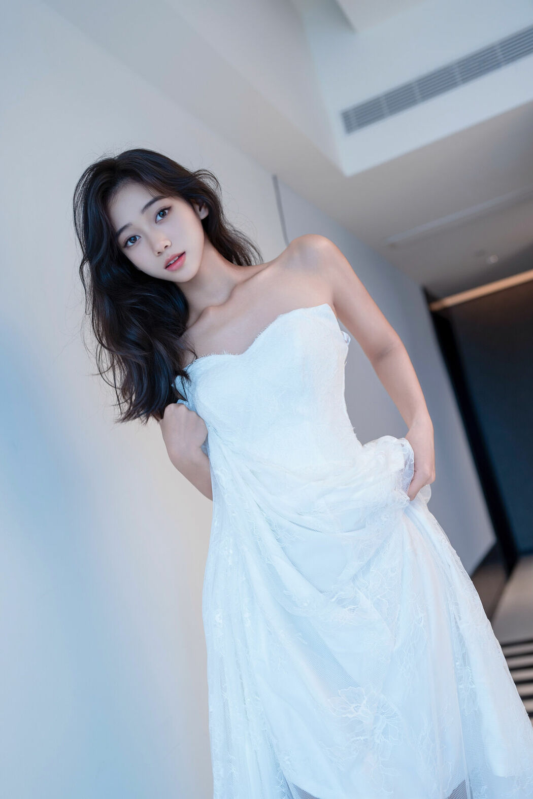 XiuRen秀人网 Uncensored Shi An An 时安安 – R18 秀人网模特 白色蕾丝长裙VS无内肉丝 Part01 (48P)