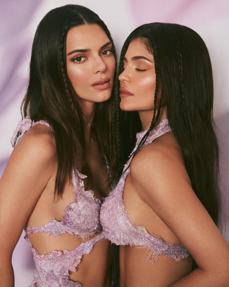 Kylie &kappa;&alpha;&iota; Kendall Jenner … &sigma;&epsilon; sexy &phi;&omega;&tau;&omicron;&gamma;&rho;ά&phi;&eta;&sigma;&eta; !