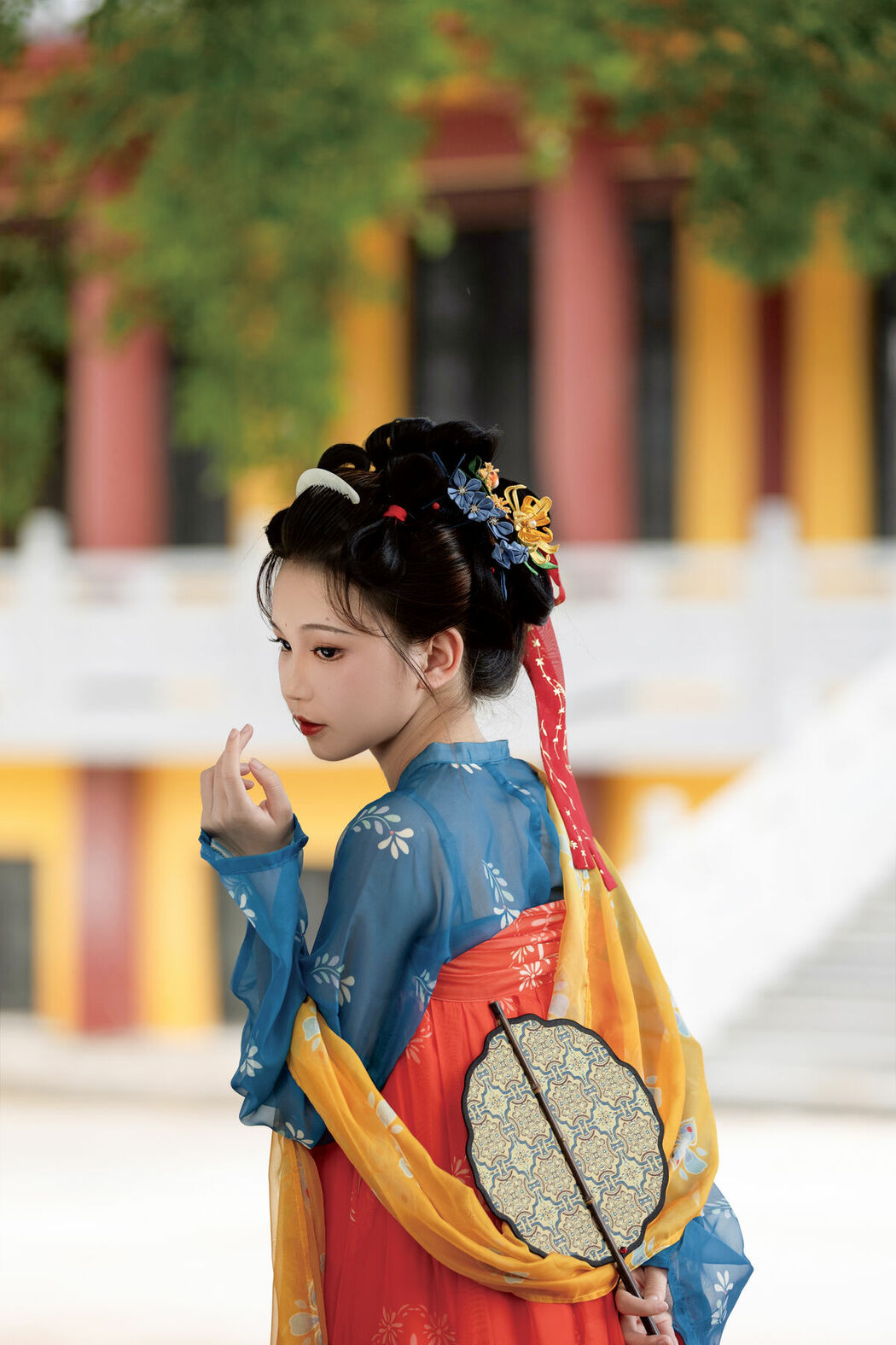 YiTuYu艺图语 Vol.8852 E E Chi Bu Bao (34P)