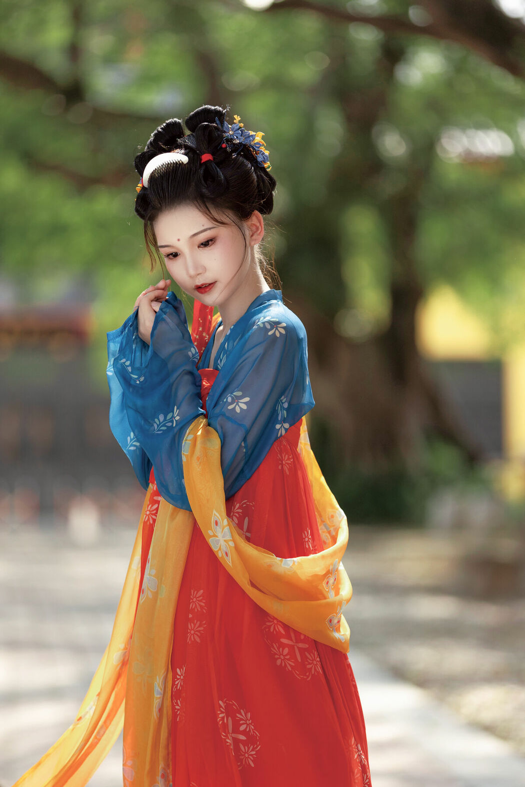 YiTuYu艺图语 Vol.8852 E E Chi Bu Bao (34P)