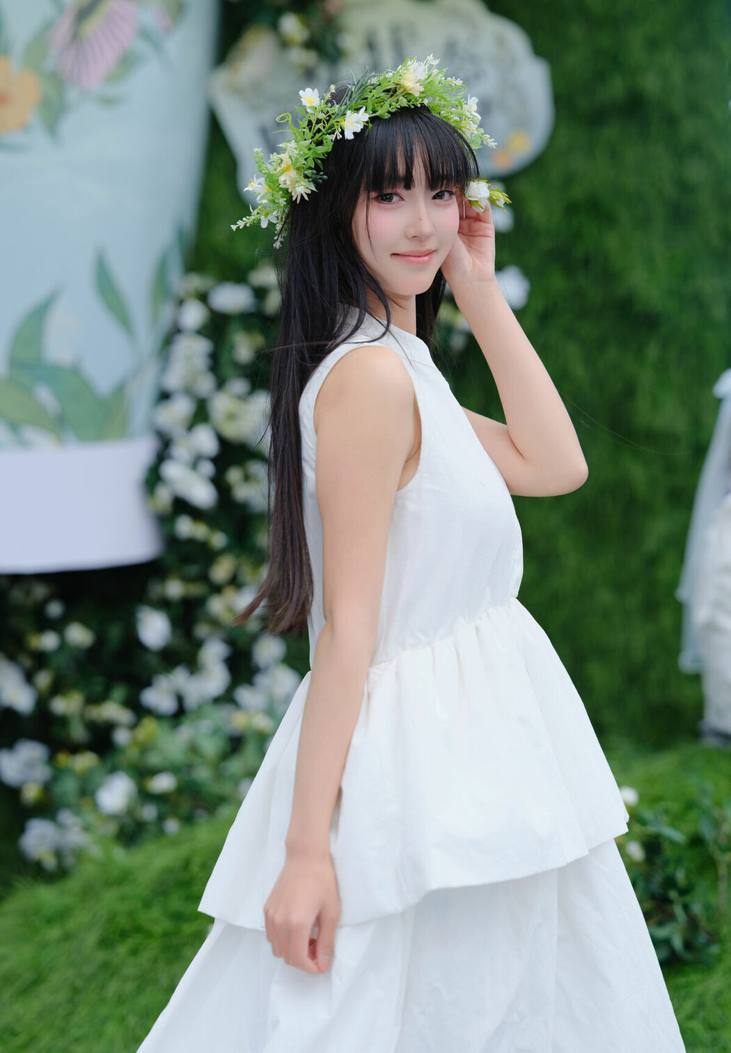 YiTuYu艺图语 Vol.8850 Leng Ku Wang Ye (17P)