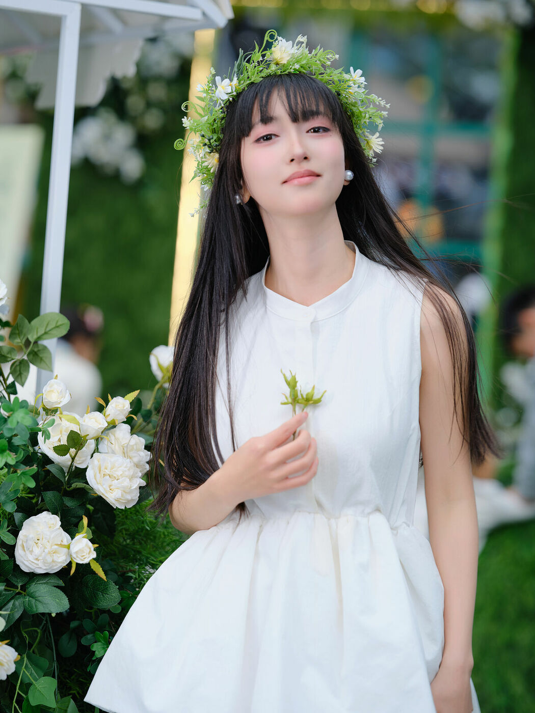 YiTuYu艺图语 Vol.8850 Leng Ku Wang Ye (17P)