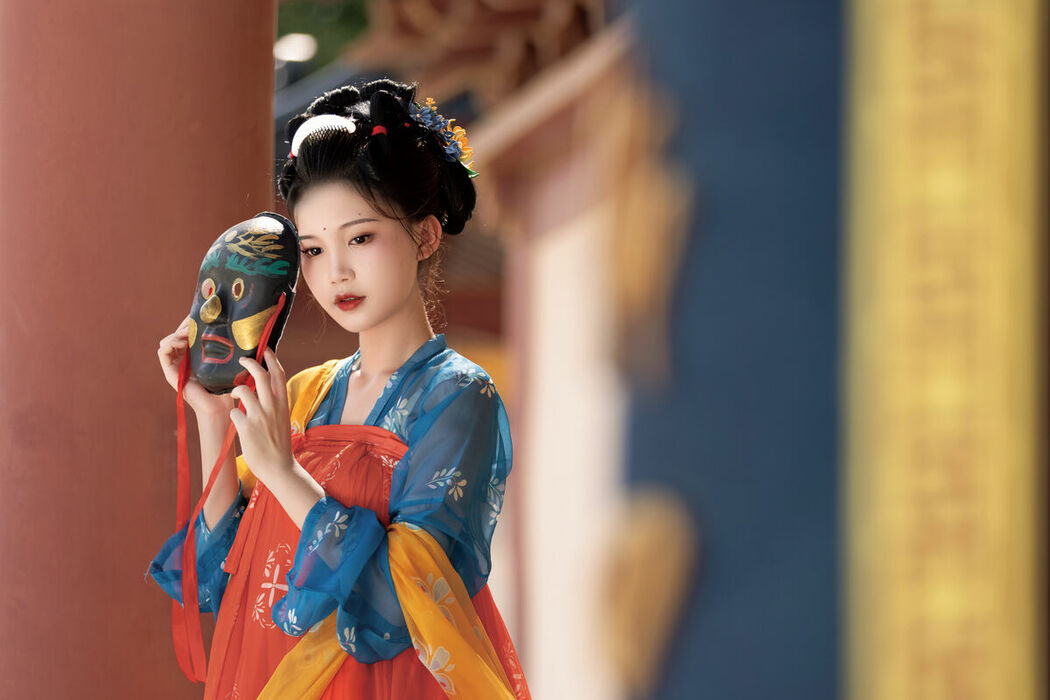 YiTuYu艺图语 Vol.8852 E E Chi Bu Bao (34P)