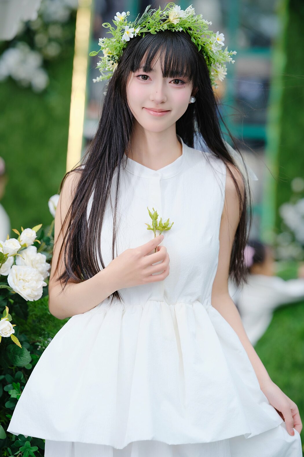 YiTuYu艺图语 Vol.8850 Leng Ku Wang Ye (17P) Cover Photo