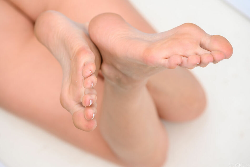 MetArt Bjorg Larson – Sun Chaser Part01 (58P)