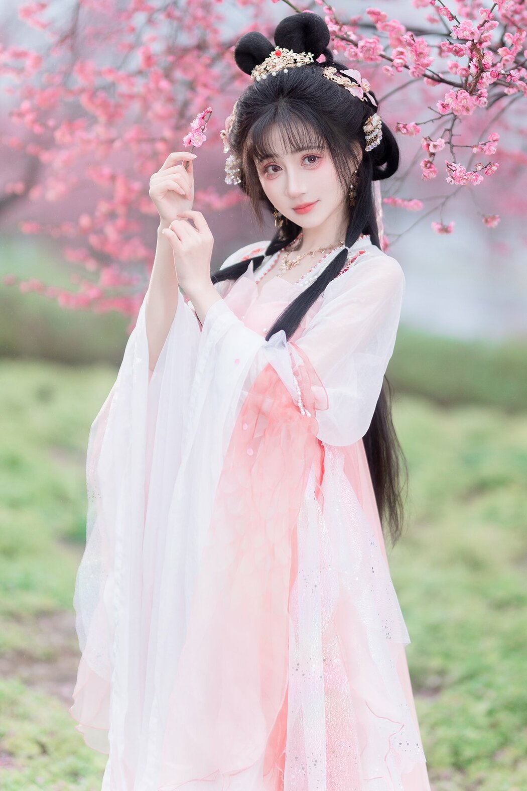 YiTuYu艺图语 Vol.8854 Qi Luo Sheng De Xiao Su Su (22P) Cover Photo