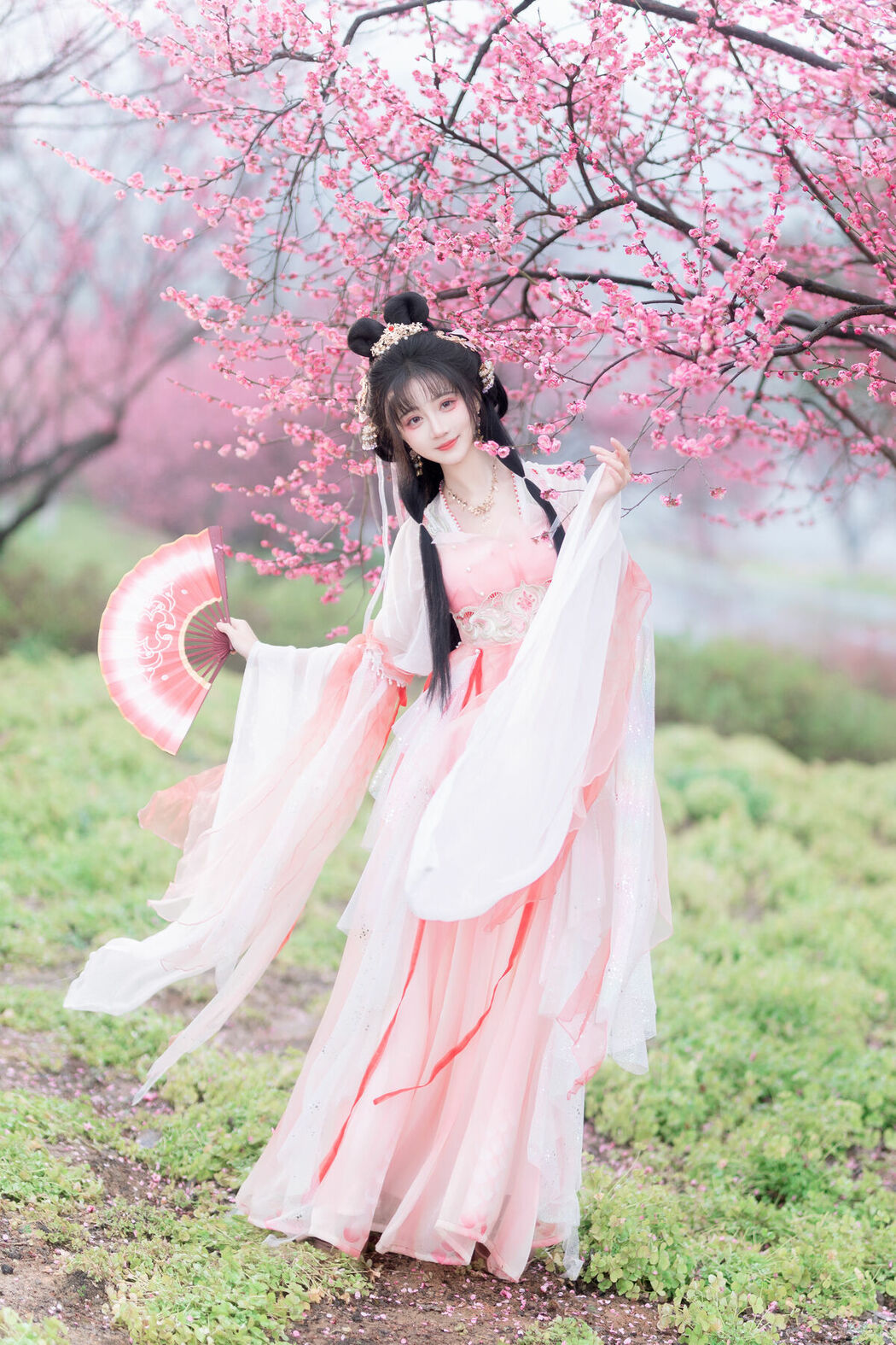 YiTuYu艺图语 Vol.8854 Qi Luo Sheng De Xiao Su Su (22P)