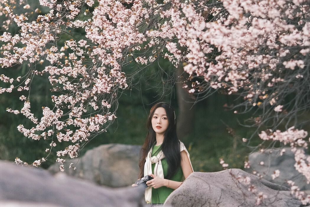 YiTuYu艺图语 Vol.8858 Xiao Ye Ye Lou Xin Yue Moon (21P)