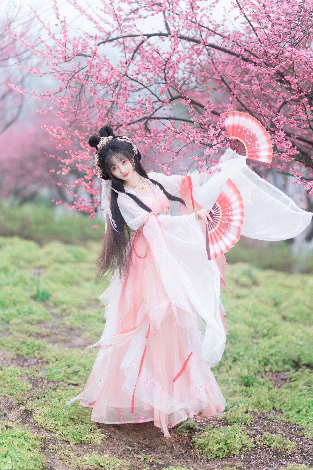 YiTuYu艺图语 Vol.8854 Qi Luo Sheng De Xiao Su Su (22P)