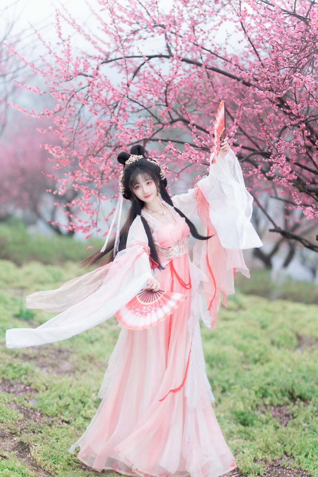 YiTuYu艺图语 Vol.8854 Qi Luo Sheng De Xiao Su Su (22P)