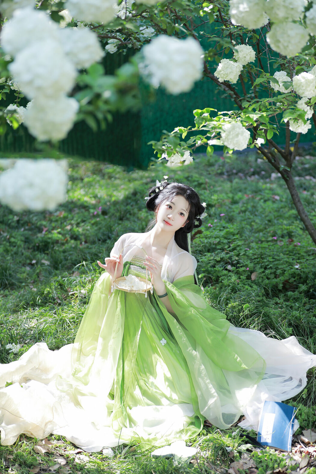 YiTuYu艺图语 Vol.8856 Xiao Bing Gan (24P)