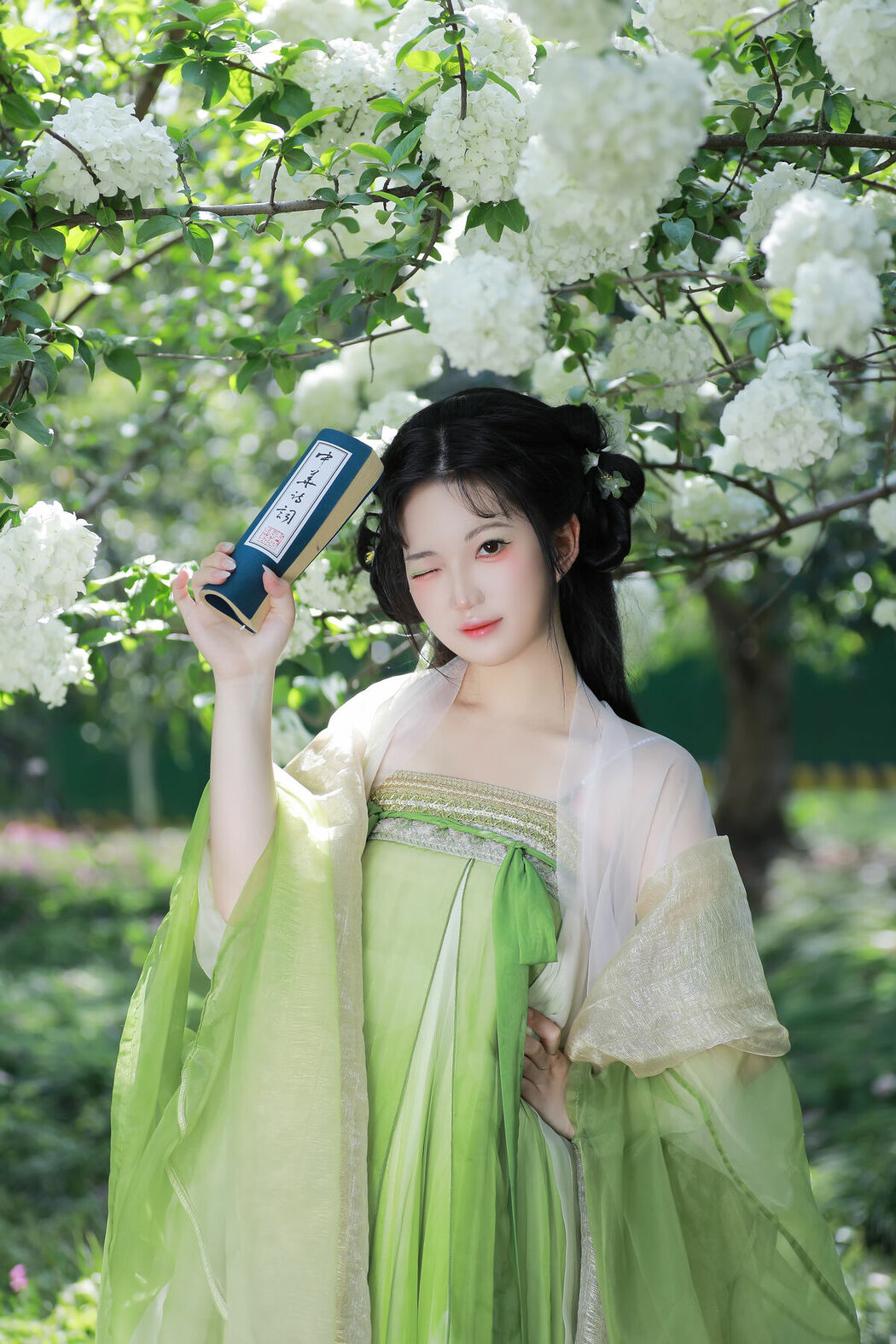 YiTuYu艺图语 Vol.8856 Xiao Bing Gan (24P)