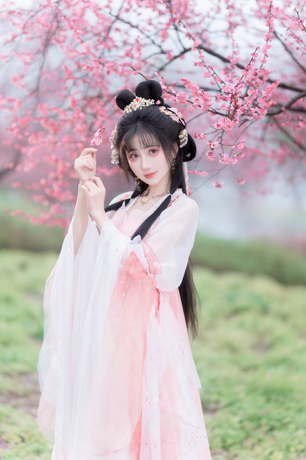 YiTuYu艺图语 Vol.8854 Qi Luo Sheng De Xiao Su Su (22P)