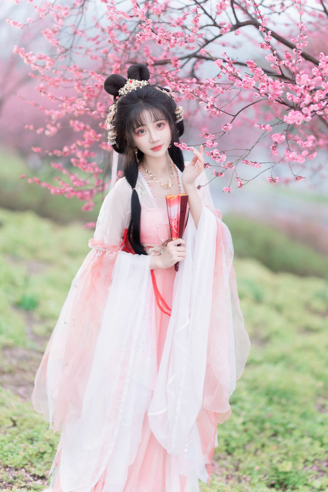 YiTuYu艺图语 Vol.8854 Qi Luo Sheng De Xiao Su Su (22P)