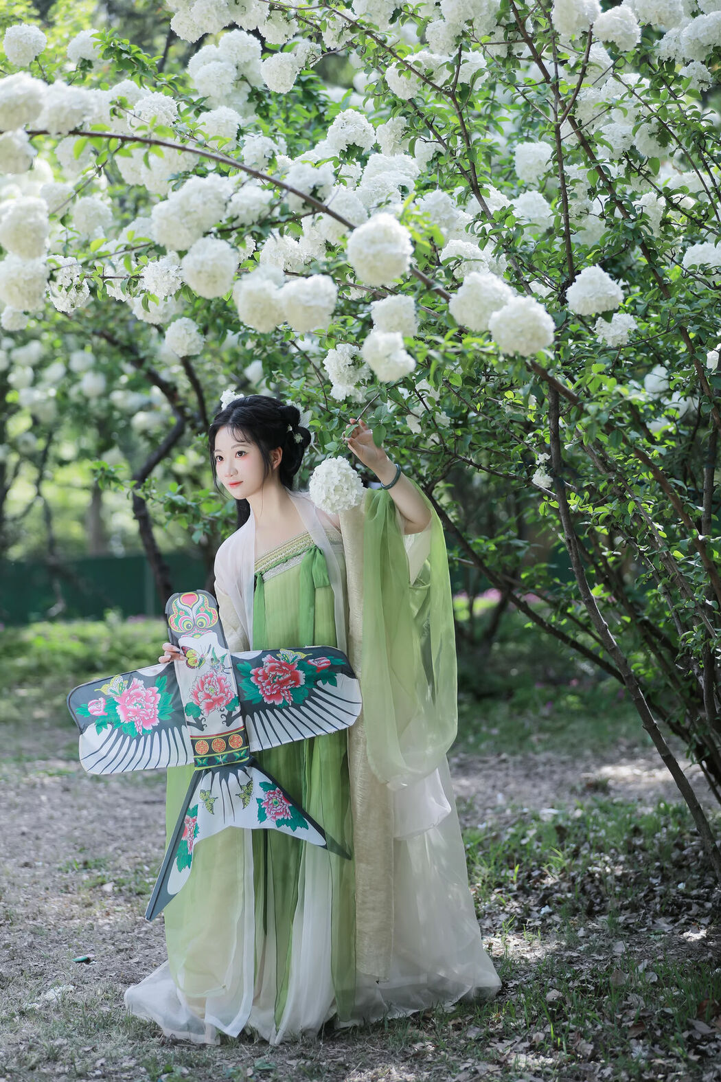 YiTuYu艺图语 Vol.8856 Xiao Bing Gan (24P)