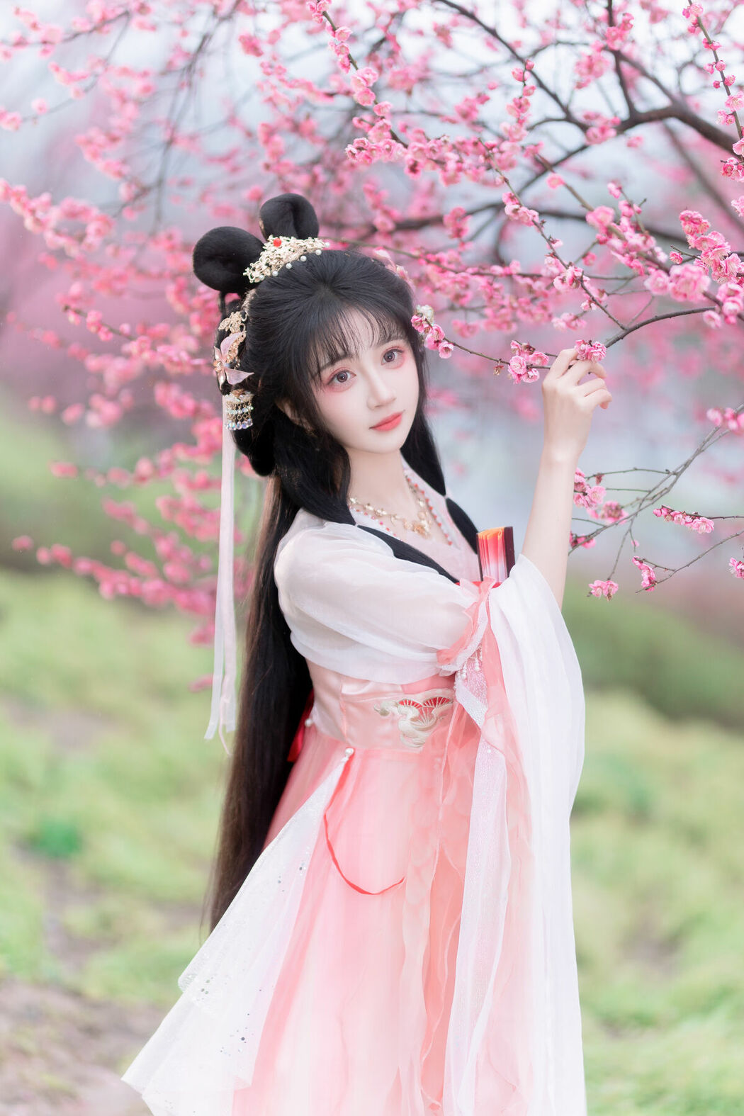 YiTuYu艺图语 Vol.8854 Qi Luo Sheng De Xiao Su Su (22P)