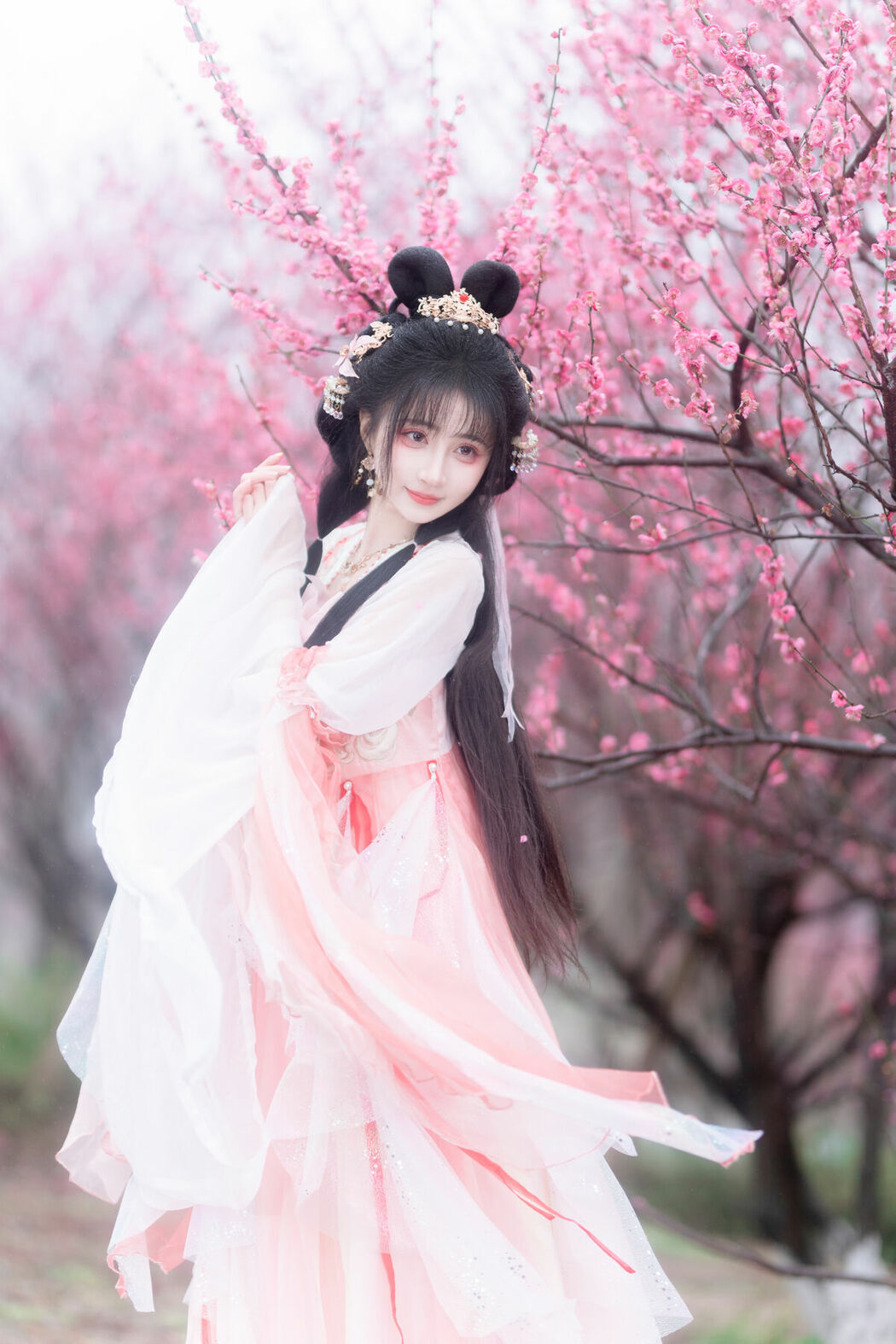 YiTuYu艺图语 Vol.8854 Qi Luo Sheng De Xiao Su Su (22P)