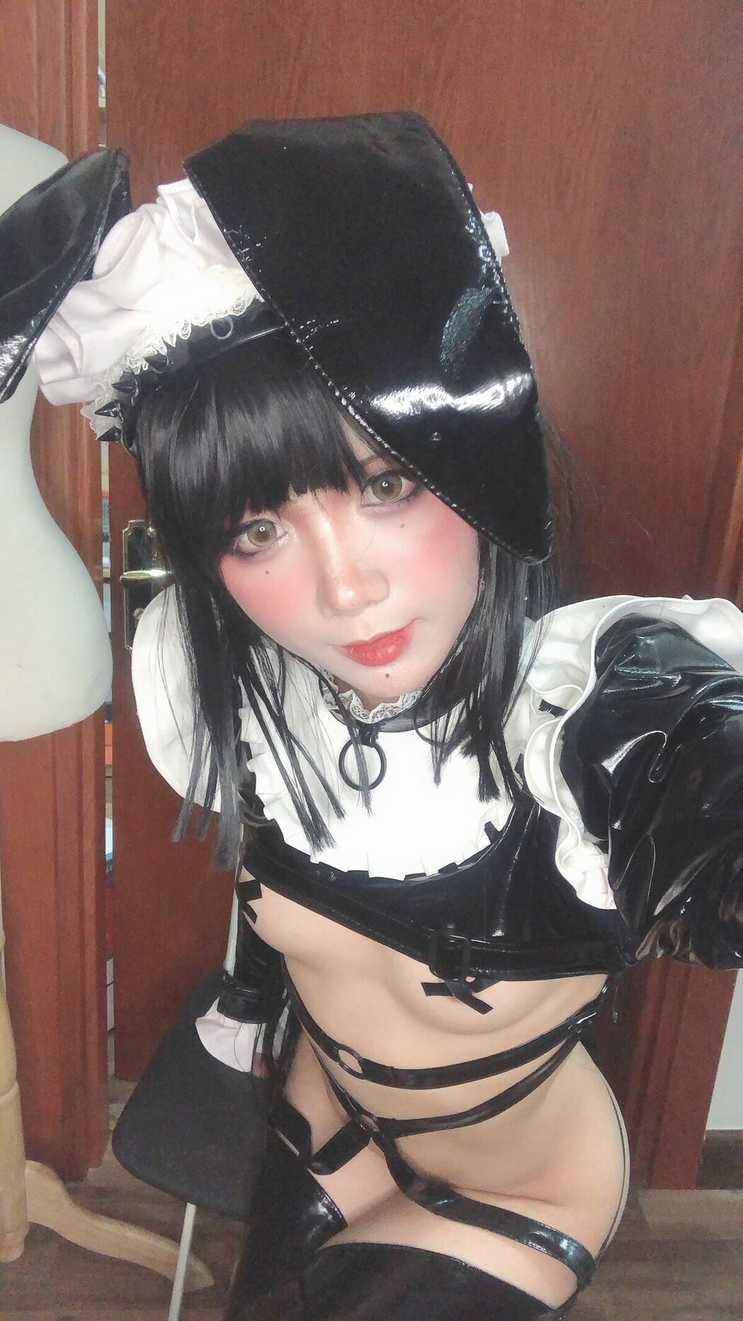 Coser@PoppaChan – Zenith Bunny 黑色胶袜 十字乳贴 (79P – 13V)