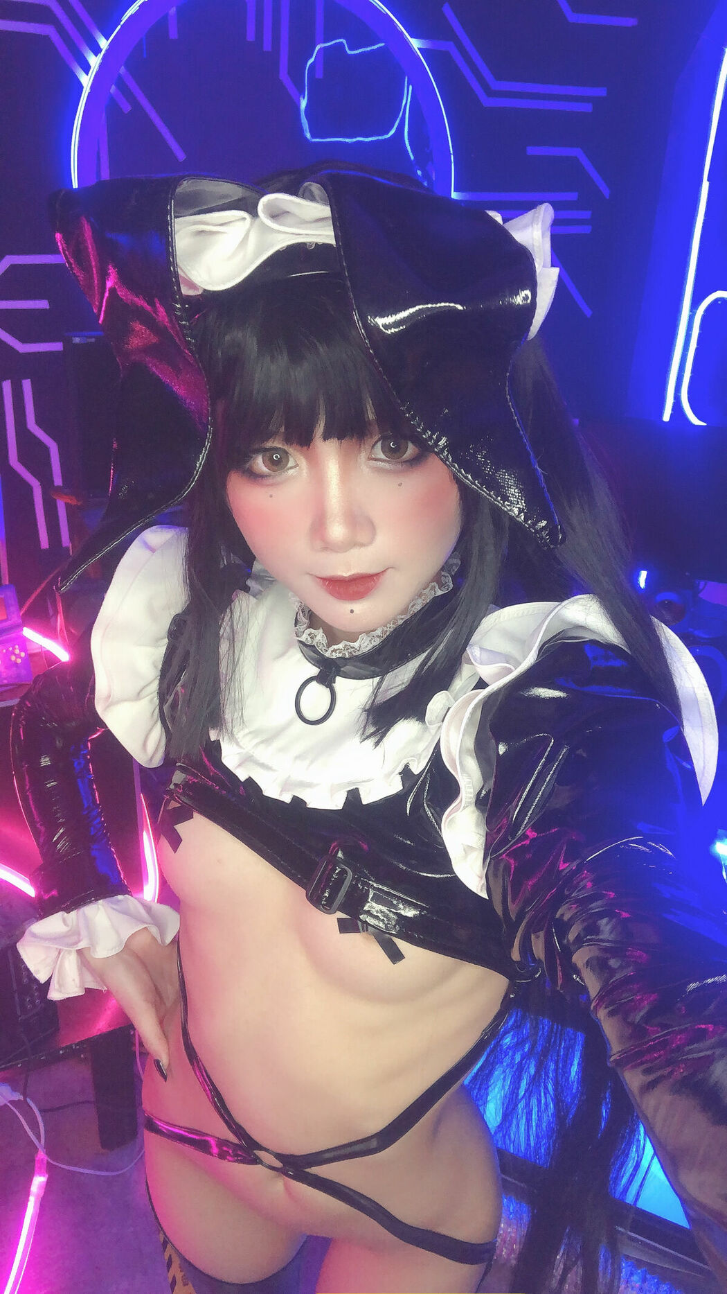 Coser@PoppaChan – Zenith Bunny 黑色胶袜 十字乳贴 (79P – 13V)