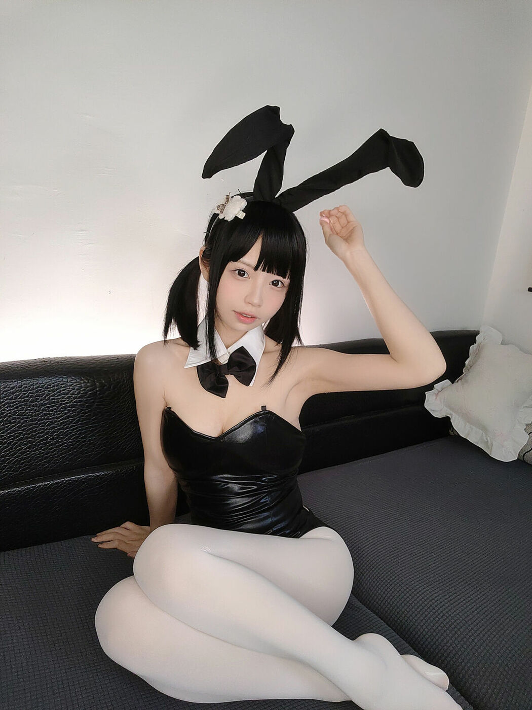 Coser@十万珍吱伏特 – 黑兔 (61P)