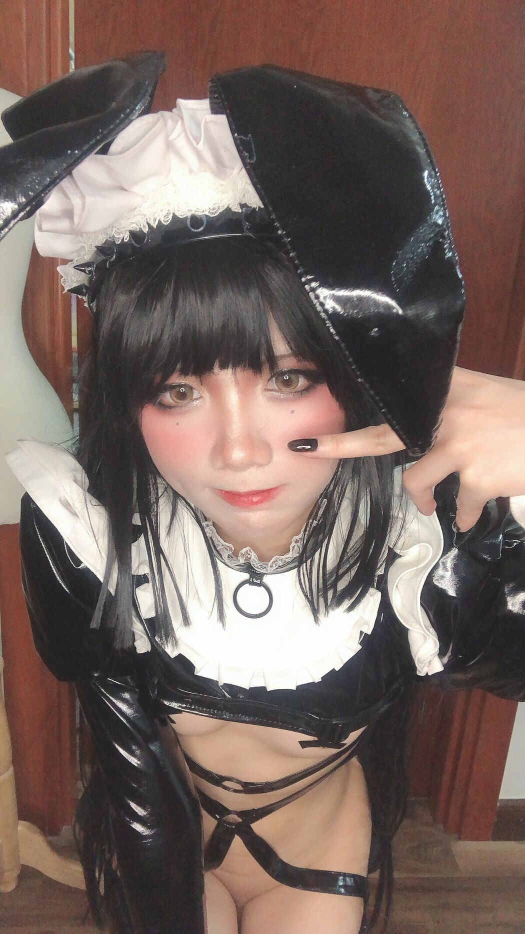 Coser@PoppaChan – Zenith Bunny 黑色胶袜 十字乳贴 (79P – 13V)