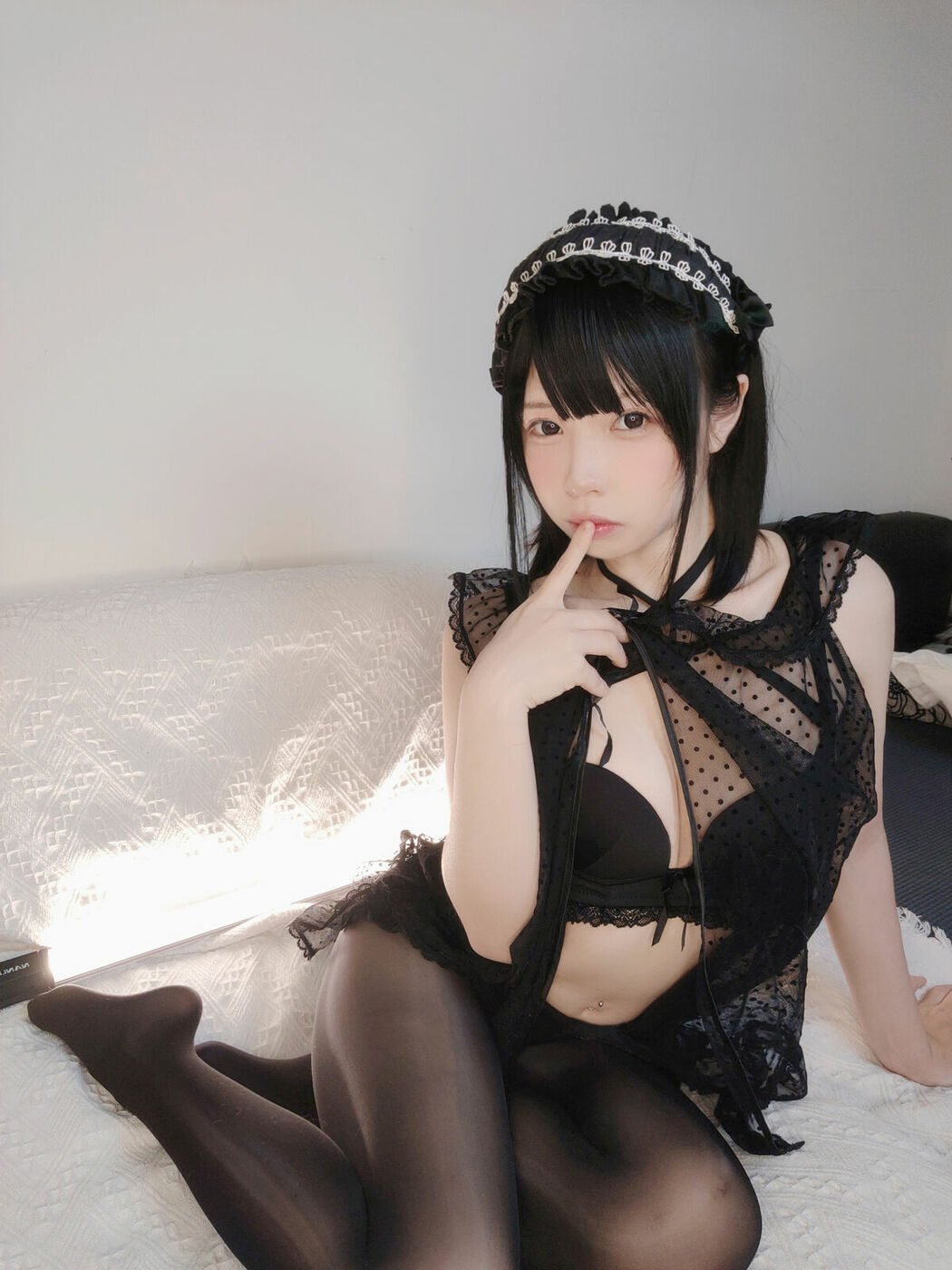 Coser@十万珍吱伏特 – 黑兔 (61P)