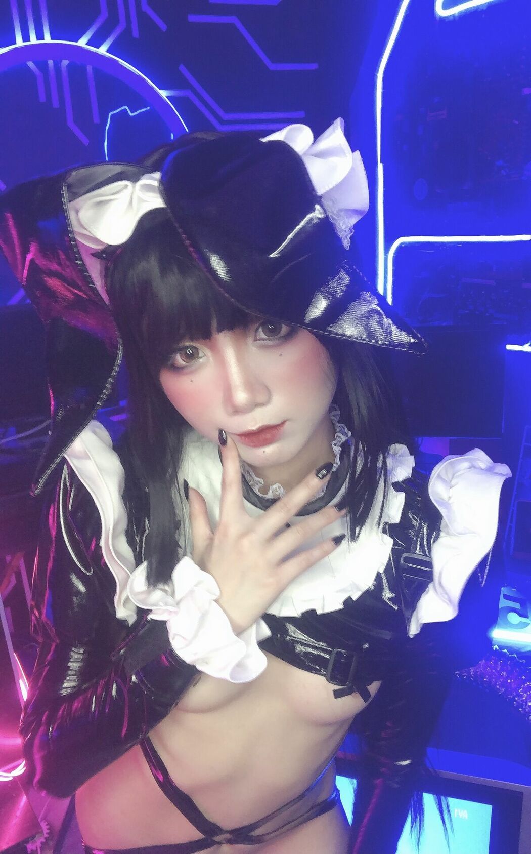 Coser@PoppaChan – Zenith Bunny 黑色胶袜 十字乳贴 (79P – 13V)