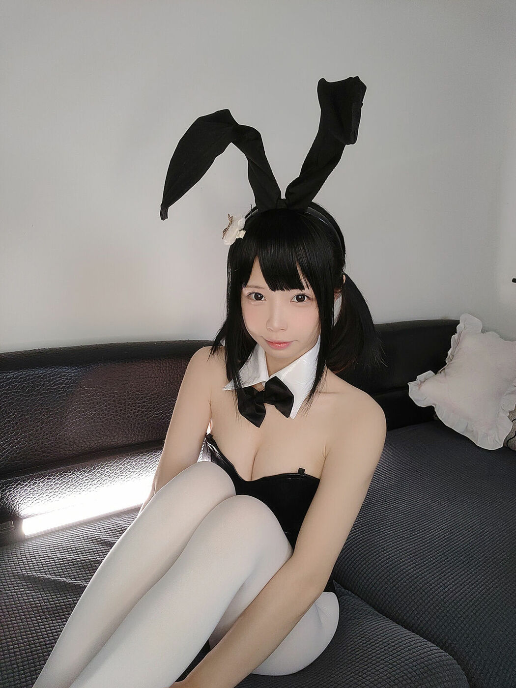 Coser@十万珍吱伏特 – 黑兔 (61P)