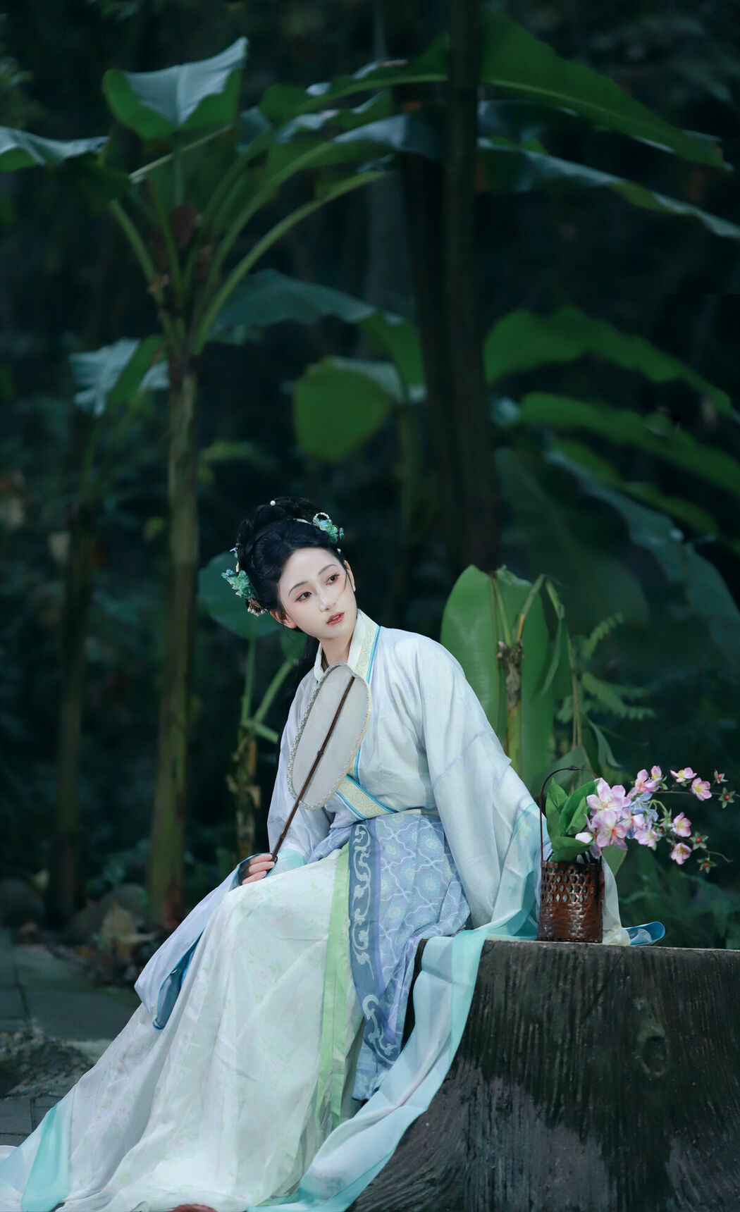 YiTuYu艺图语 Vol.8859 Xiao Wang Sui Bin Bin (14P)