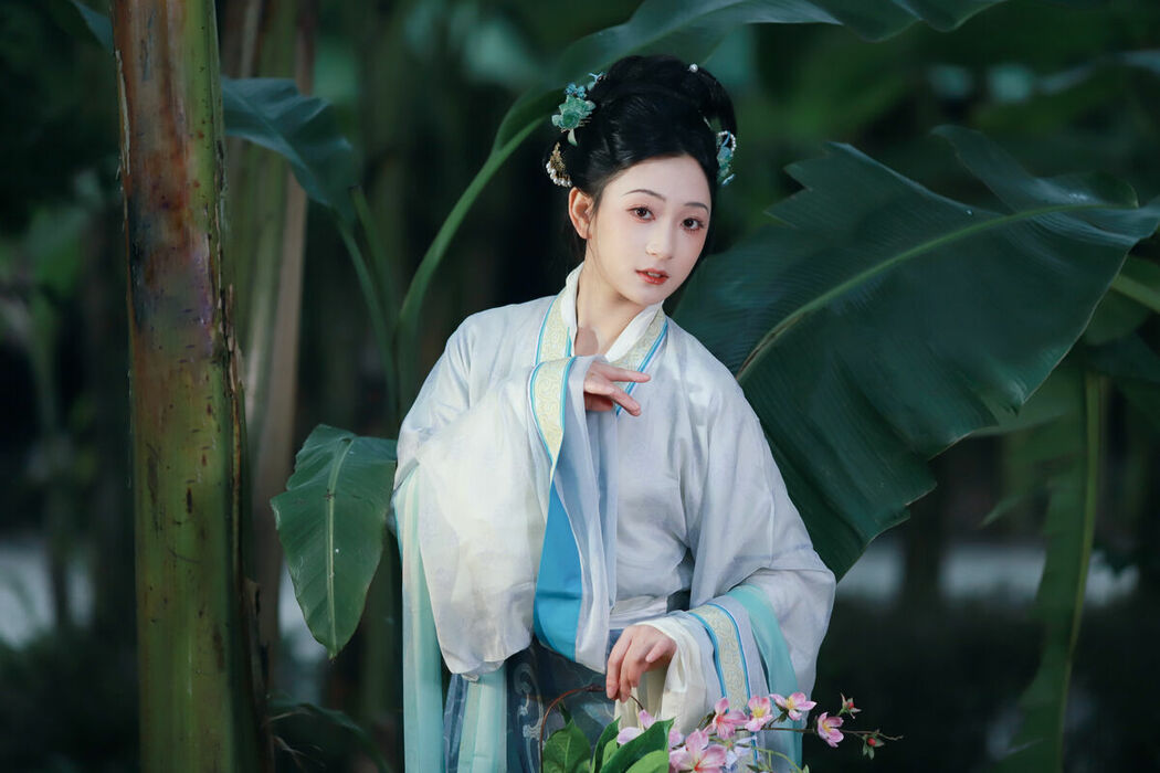 YiTuYu艺图语 Vol.8859 Xiao Wang Sui Bin Bin (14P)