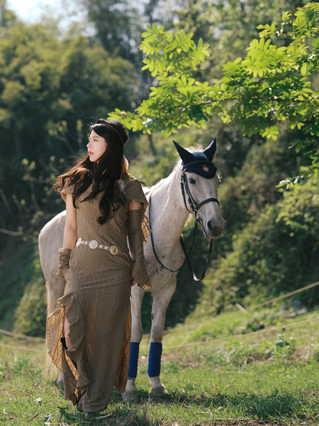 YiTuYu艺图语 Vol.8864 Bu Gen Sui (40P)