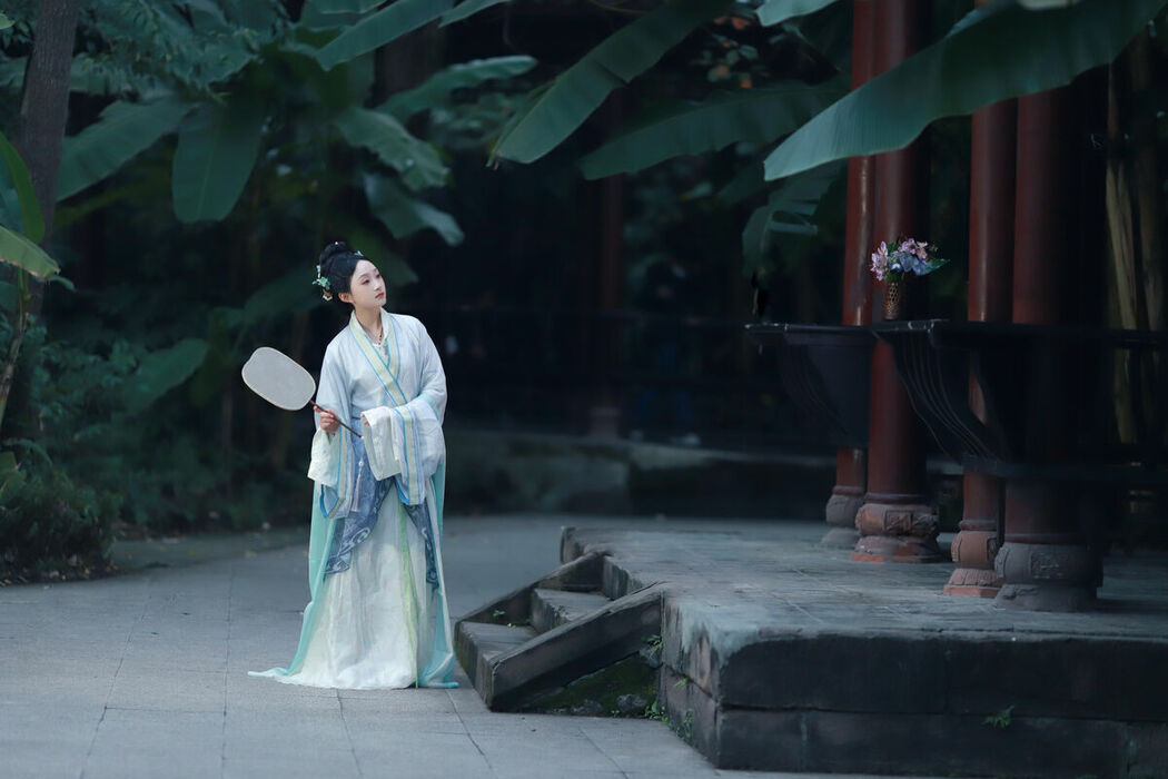 YiTuYu艺图语 Vol.8859 Xiao Wang Sui Bin Bin (14P)