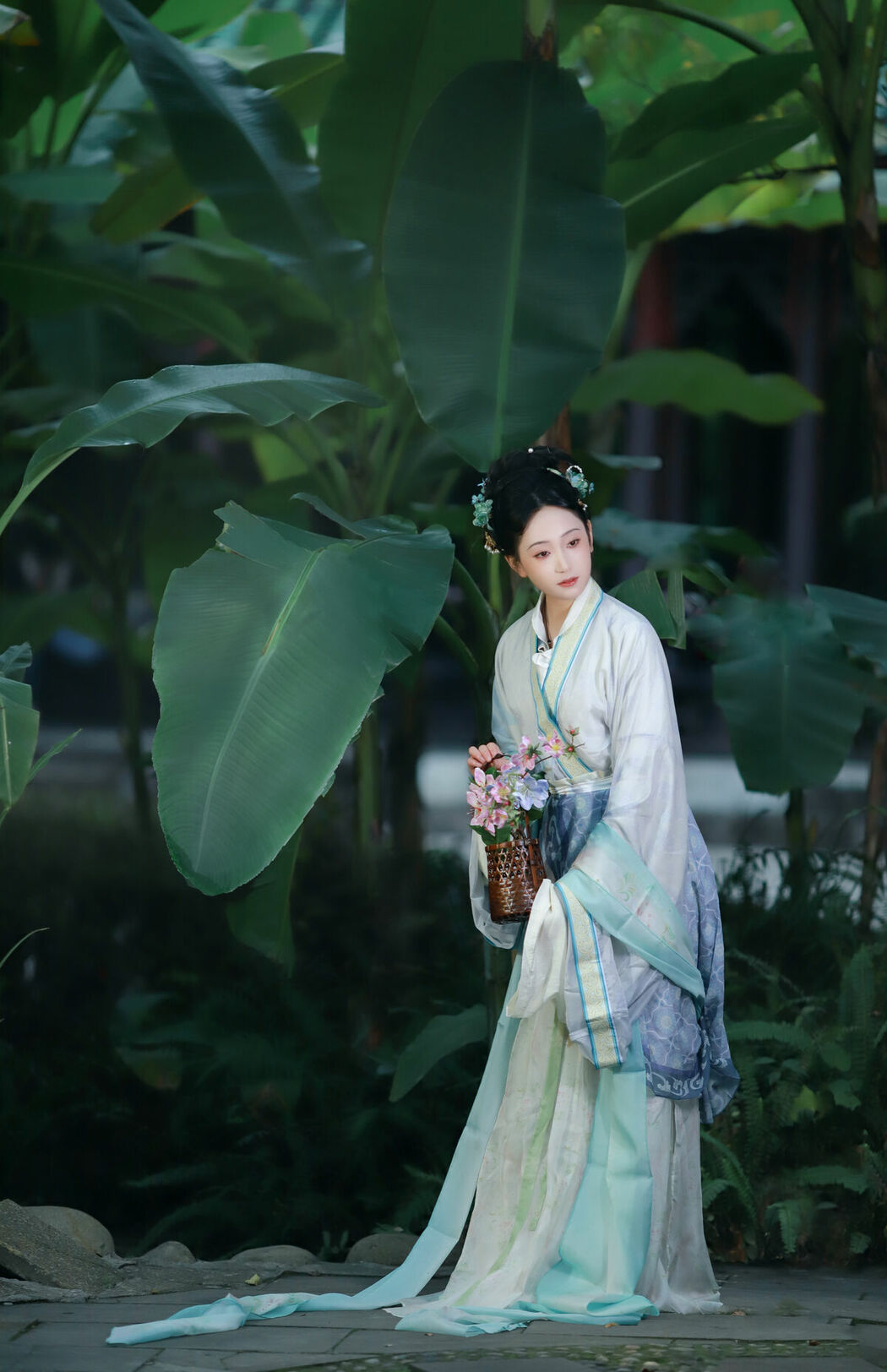 YiTuYu艺图语 Vol.8859 Xiao Wang Sui Bin Bin (14P)