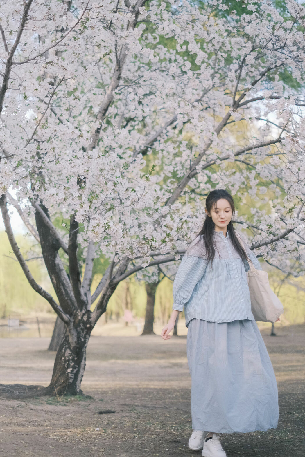 YiTuYu艺图语 Vol.8867 Tong (31P)