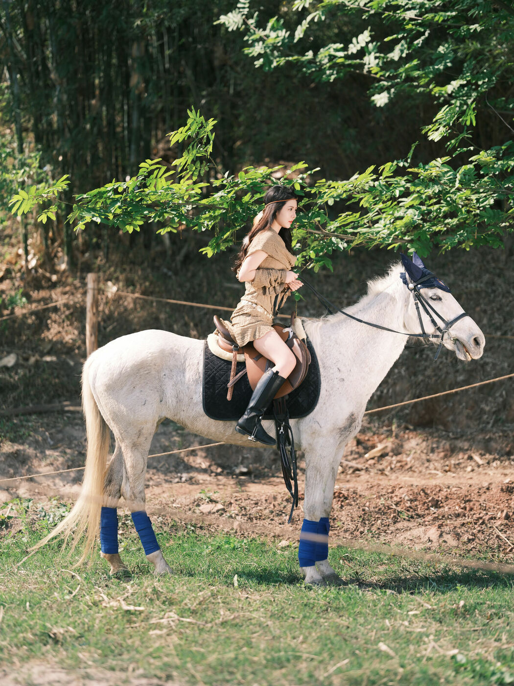 YiTuYu艺图语 Vol.8864 Bu Gen Sui (40P)