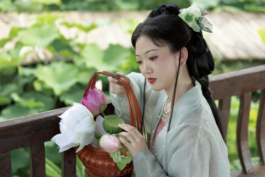 YiTuYu艺图语 Vol.8865 Ying Ying (34P)