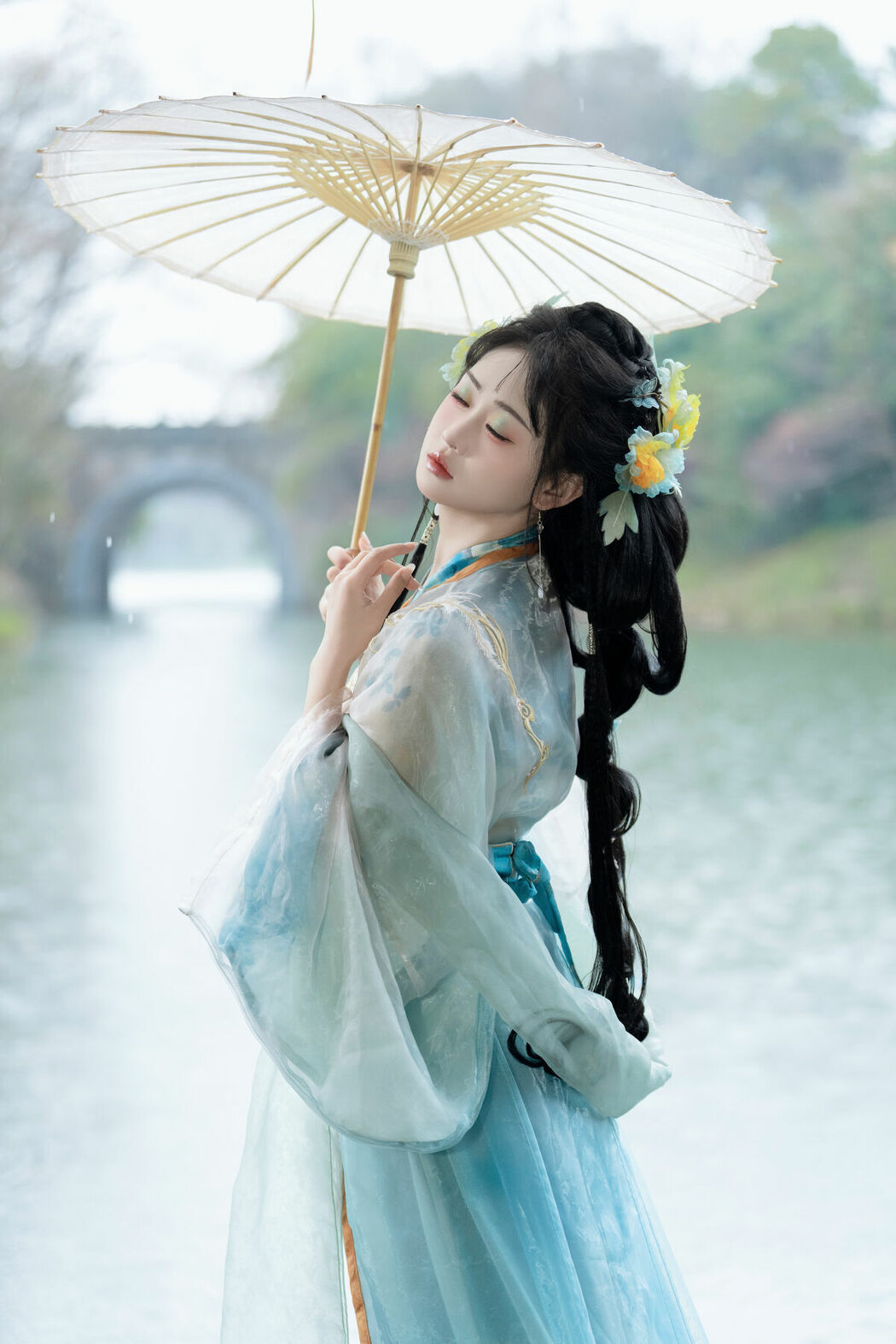 YiTuYu艺图语 Vol.8870 Jiao Yi Zhi Sui Sui (32P)