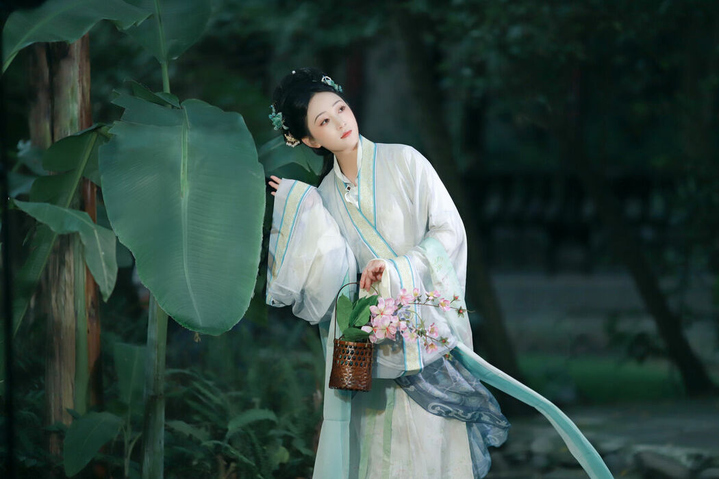 YiTuYu艺图语 Vol.8859 Xiao Wang Sui Bin Bin (14P)