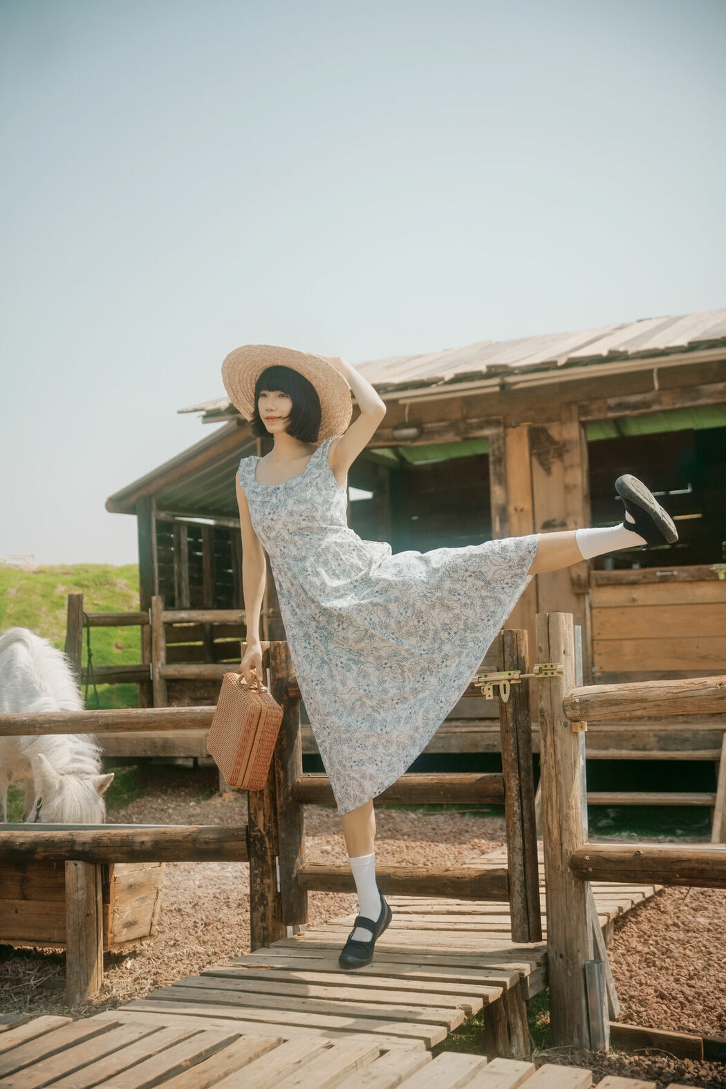 YiTuYu艺图语 Vol.8862 Te Te (51P)